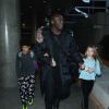 Seal arrive avec ses enfants à l'aéroport de LAX à Los Angeles, le 29 mars 2015 