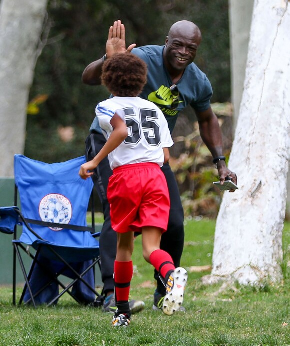 Seal et Heidi Klum assitent à un match de football de leurs enfants à Los Angeles Le 07 février 2015