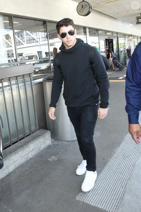 Joe Jonas à l'aéroport de Los Angeles le 9 mai 2015.