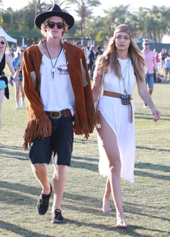 Cody Simpson et sa compagne Gigi Hadid - People au 3ème jour du Festival "Coachella Valley Music and Arts" à Indio le 12 avril 2015 