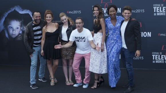 Rayane Bensetti entouré de jolies filles qui ont du 'Pep's' à Monte-Carlo