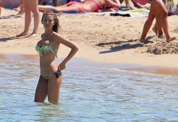 Exclusif - Le mannequin Alessia Tedeschi à la plage à Ibiza le 2 juin 2015