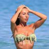 Exclusif - Alessia Tedeschi à la plage à Ibiza le 2 juin 2015