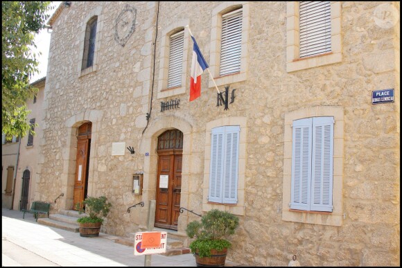 Le village de Plan de la Tour dans le Var, où se trouve la future ancienne propriété de Johnny Depp. Elle est en vente pour 23 millions de dollars. (photos datants de juillet 2007)