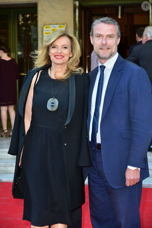 Valérie Trierweiler et un ami - 21ème Gala "Musique contre l'oubli" au profit d'Amnesty International au Thêatre Des Champs-Elysées à Paris le 17 juin 2015