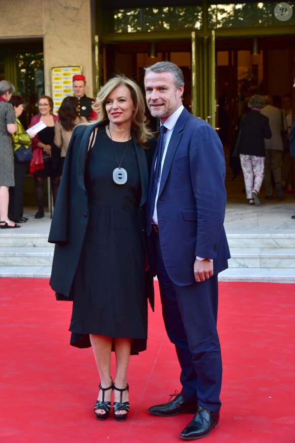 Valérie Trierweiler et son ami Jean-Marie Guibert - 21ème Gala "Musique contre l'oubli" au profit d'Amnesty International au Thêatre Des Champs-Elysées à Paris le 17 juin 2015. 