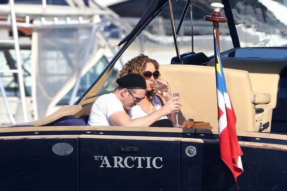 Mariah Carey retourne à bord de l'Arctic yacht à avec des amis et son nouveau compagnon James Packer, le 24 juin 2015   