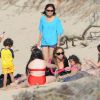 Mariah Carey à la plage avec ses jumeaux Moroccan et Monroe, en Italie, Sardaigne, le 22 juin 2015  