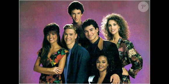 Dustin Diamond, Elizabeth Berkley, Lark Voorhies, Mario López et Mark-Paul Gosselaar, casting de Sauvés par le gong.