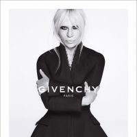 Donatella Versace : La nouvelle muse de Givenchy lance une révolution