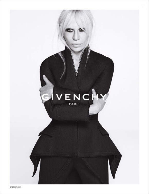 Donatella Versace est la star de la campagne publicitaire automne-hiver 2015-2016 de Givenchy. Photo par Mert et Marcus.