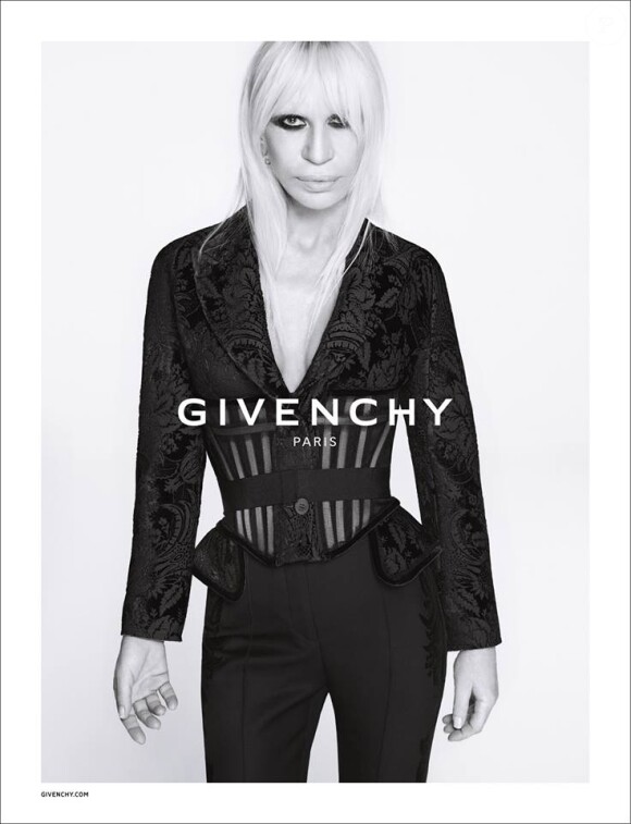 Donatella Versace, photographiée par Mert et Marcus pour la campagne publicitaire automne-hiver 2015-2016 de Givenchy.