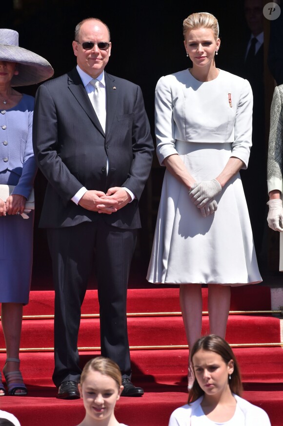 Albert II de Monaco et la princesse Charlene - Baptême de Jacques et Gabriella en la cathédrale Notre-Dame-Immaculée de Monaco le 10 mai 2015