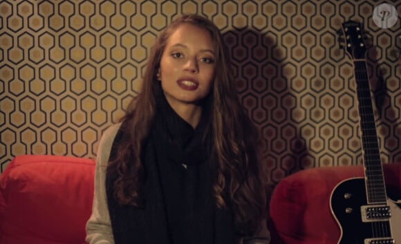La jolie Sasha Bogdanov, fille d'Igor Bogdanov, dans la vidéo de lancement de son crowdfounding.