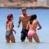 Exclusif - Benjamin Machet (Les Anges 6), Shanna et Barbara (Les Anges 7) sur le tournage de l'émission Les Vacances des Anges sur la plage à Formentera, le 17 juin 2015.