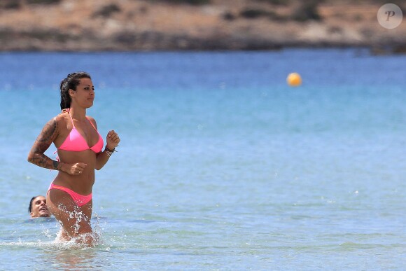 Exclusif - Shanna (Les Anges 7) sur le tournage de l'émission Les Vacances des Anges sur la plage à Formentera, le 17 juin 2015.