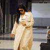 Kim Kardashian, enceinte arrive à l'aéroport LAX de Los Angeles, le 29 juin 2015.