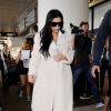 Kim Kardashian, enceinte arrive à l'aéroport LAX de Los Angeles, le 29 juin 2015.