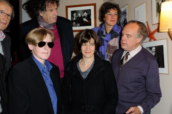 Emmanuèle Bernheim (en haut à droite) lors du prix Medicis à Paris le 6 novembre 2012