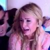 Victime d'une mauvaise blague, Paris Hilton est prise de panique dans un avio sensé s'écraser au sol - Youtube, juin 2015