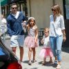Exclusif - Jessica Alba et son mari Cash Warren sont allés déjeuner avec leurs filles Honor et Haven à Brentwood, le 3 juillet 2015n au restaurant Chipotle
