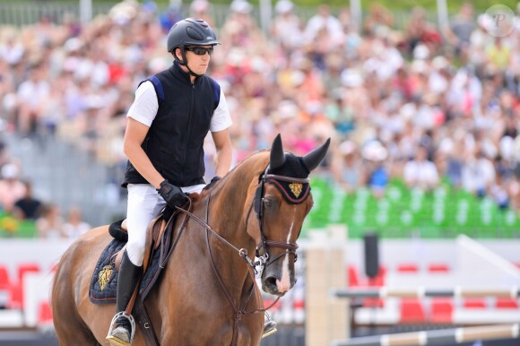 Guillaume Canet sur Sweet Boy d'Alpa finit 6ème dans le prix Laiterie de Montaigu - Longines Paris Eiffel Jumping au Champ-de-Mars à Paris, le 4 juillet 2015.