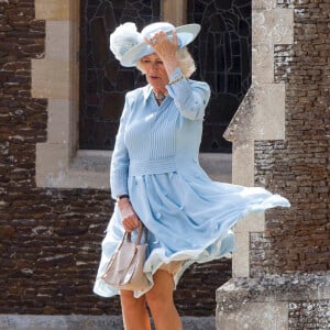 Camilla Parker Bowles, la duchesse de Cornouailles lors du baptême de la princesse Charlotte en l'église Saint Mary Magdalene de Sandringham, le 5 juillet 2015