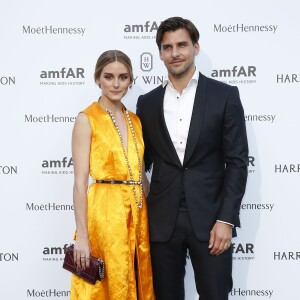 Olivia Palermo et son mari Johannes Huebl assistent au dîner de soutien à l'amfAR au Pavillon Ledoyen. Paris, le 5 juillet 2015.