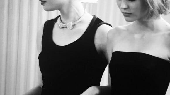 Vanessa Paradis et Lily-Rose Depp étaient les stars du défilé Chanel (collection haute couture automne-hiver 2015-2016) au Grand Palais. Paris, le 7 juillet 2015.