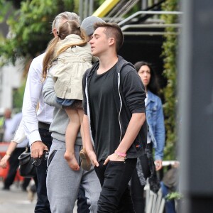 Exclusif - David Beckham, très câlin avec sa fille Harper et son fils Brooklyn à la sortie du restaurant Grainger & Co Notting Hill, le 22 juin 2015 à Londres