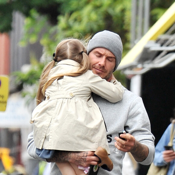 Exclusif - David Beckham, très câlin avec sa fille Harper et son fils Brooklyn à la sortie du restaurant Grainger & Co Notting Hill, le 22 juin 2015 à Londres