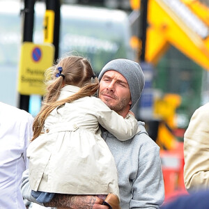 Exclusif - David Beckham, très câlin avec sa fille Harper et son fils Brooklyn à la sortie du restaurant Grainger & Co Notting Hill, le 22 juin 2015 à Londres