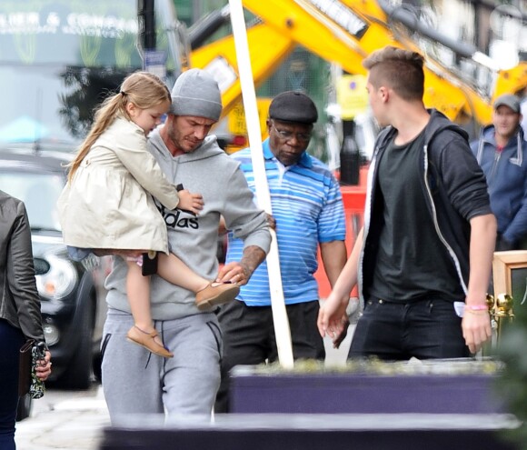 Exclusif - David Beckham, avec sa fille Harper et son fils Brooklyn à la sortie du restaurant Grainger & Co Notting Hill, le 22 juin 2015 à Londres