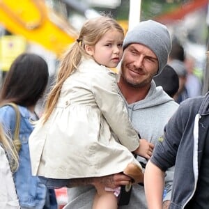 Exclusif - David Beckham avec sa fille Harper à la sortie du restaurant Grainger & Co Notting Hill, le 22 juin 2015 à Londres