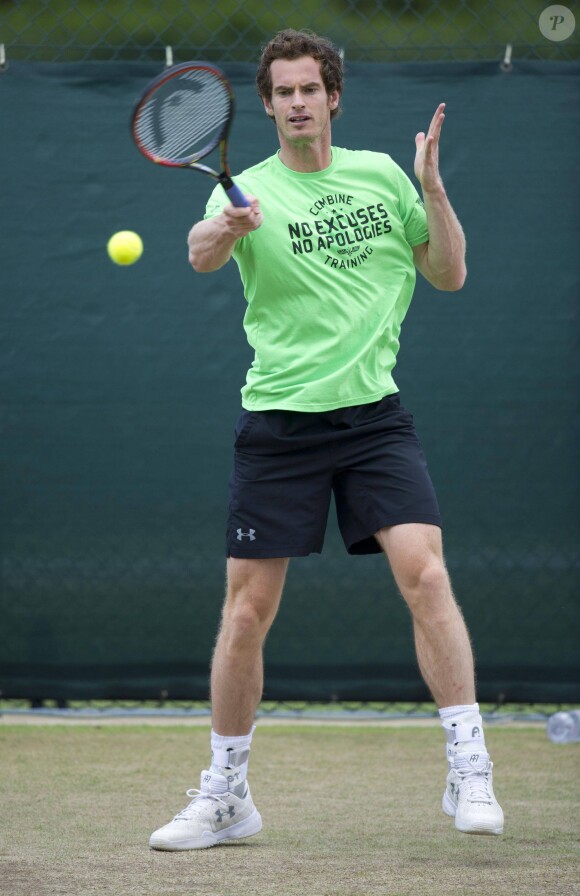 Andy Murray lors d'un entraînement au All England Lawn Tennis and Croquet Club de Wimbledon, à Londres le 7 juillet 2015