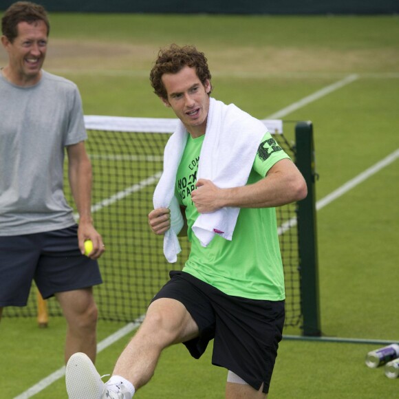 Andy Murray lors d'un entraînement au All England Lawn Tennis and Croquet Club de Wimbledon, à Londres le 7 juillet 2015