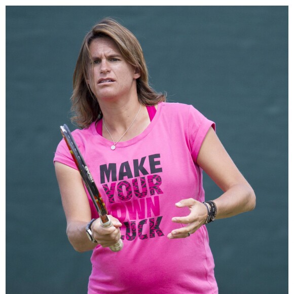 Amélie Mauresmo, enceinte, lors d'un entraînement d'Andy Murray au All England Lawn Tennis and Croquet Club de Wimbledon, à Londres le 7 juillet 2015