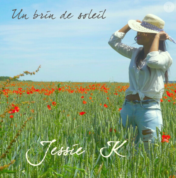 Photo officielle de Un brin de soleil, extrait du premier EP de Jessie K intitulé Ma musique. Juin 2015.