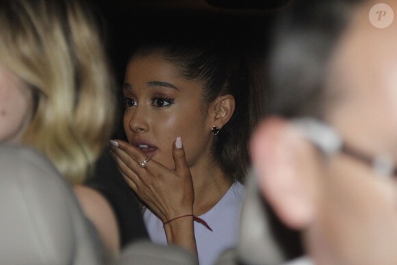 Ariana Grande quitte un restaurant à Barcelone en Espagne le 15 juin 2015.