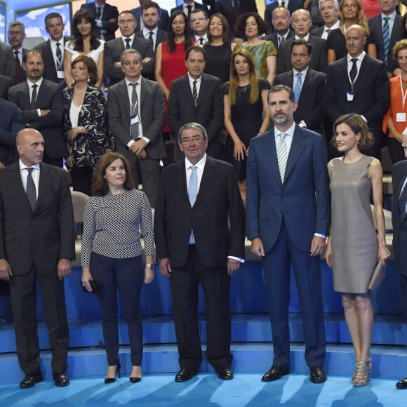 La reine Letizia et le roi Felipe VI d'Espagne prenaient part le 9 juillet 2015 à la célébration des 25 ans de la chaîne Telecinco au siège de Mediaset Espagne, à Madrid