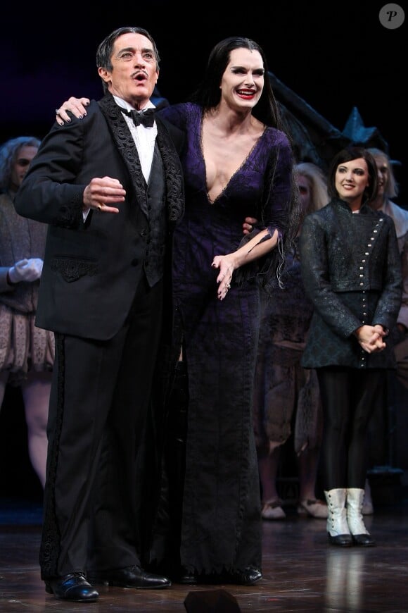 Roger Rees et Brooke Shields, dans The Addams Family, à New York le 7 juillet 2011.