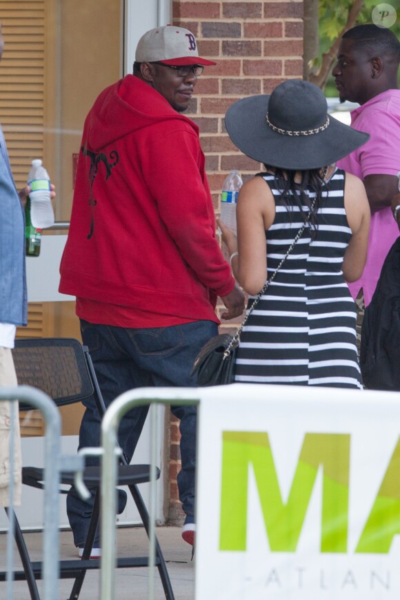 Bobby Brown arrive pour donner un concert au Wolf Creek Amphitheater de College Park, le 5 juillet 2015