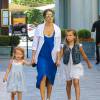 Jessica Alba et ses filles Haven et Honor se rendent au centre commercial The Grove à Los Angeles, le 12 juillet 2015