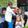 Jessica Alba et ses filles Haven et Honor se rendent au centre commercial The Grove à Los Angeles, le 12 juillet 2015