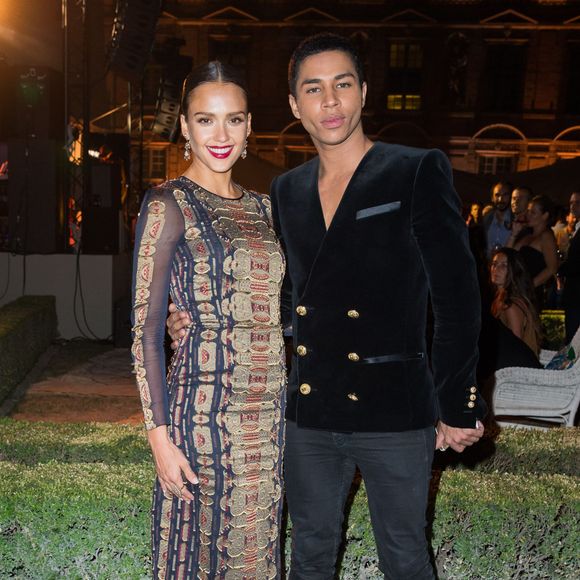 Jessica Alba et le styliste de Balmain, Olivier Rousteing - Soirée pour fêter l'ouverture du Flagship Store "Tory Burch" dans le jardin de l'hôtel de Sully à Paris, le 7 juillet 2015. 