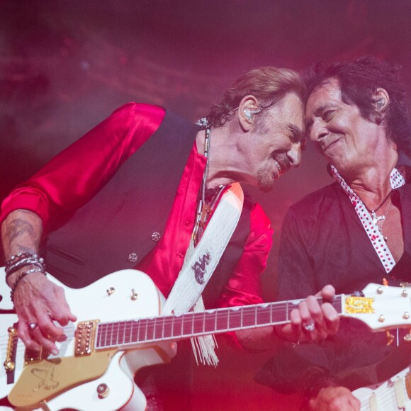 Exclusif - Johnny Hallyday sur scène lors de son premier concert, à Nîmes le 2 juillet 2015.