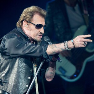 Exclusif - Johnny Hallyday sur scène lors de son premier concert, à Nîmes le 2 juillet 2015.