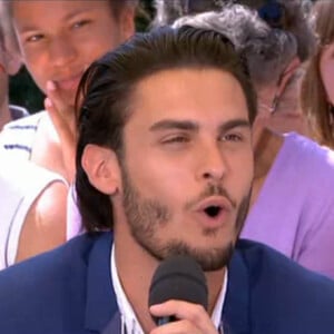 Baptiste Giabiconi reçu dans Village départ sur France 3, le 15 juillet 2015