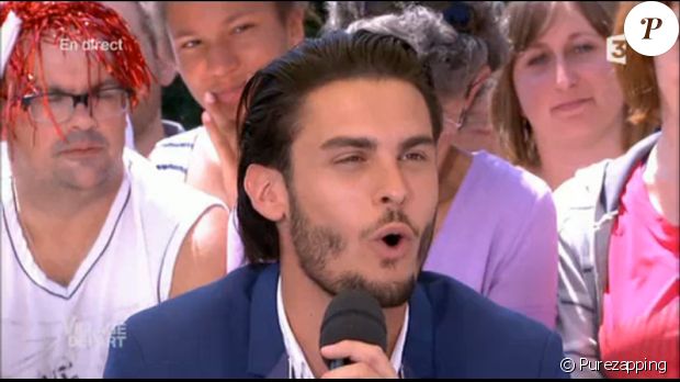 Baptiste Giabiconi invité dans Village départ sur France 3, le 15 juillet 2015