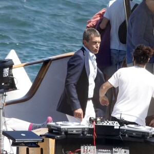 Antonio Banderas et sa compagne Nicole Kimpel - L'acteur Antonio Banderas tourne une publicité sur un yacht à Barcelone le 28 mai 2015.